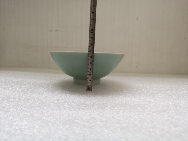 古玩陶瓷清中期豆青釉碗拍賣(mài),當(dāng)前價(jià)格550元