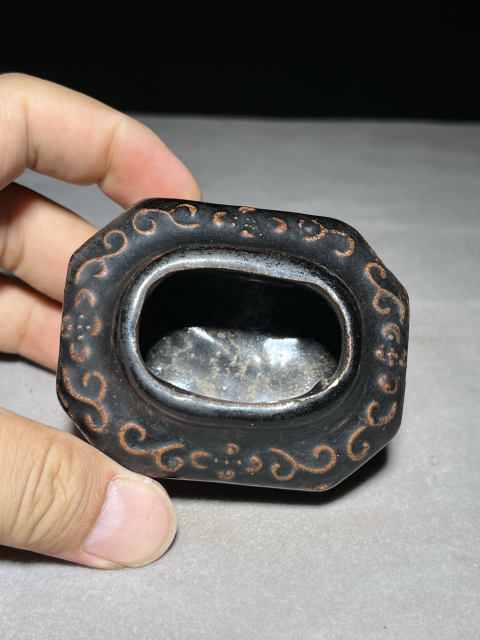 古玩陶瓷清代磁州窯黑釉印花文房水盂精品拍賣，當前價格900元