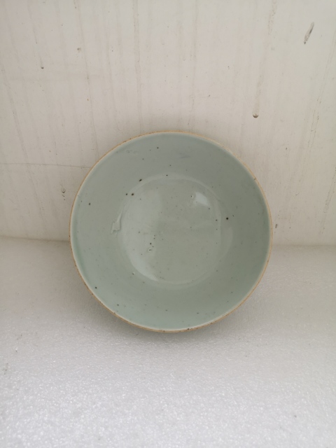 古玩陶瓷清中期豆青釉碗拍賣(mài),當(dāng)前價(jià)格550元