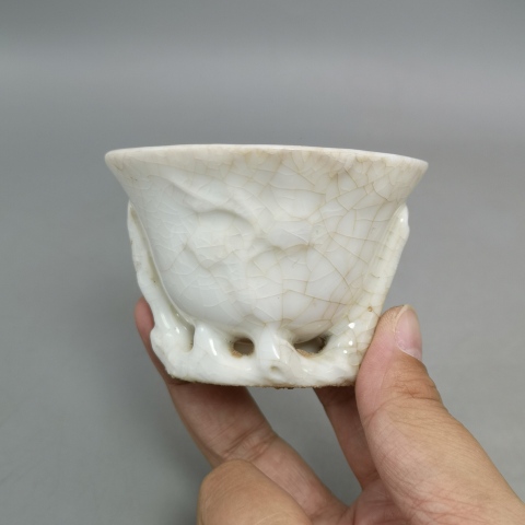 古玩陶瓷民國德化窯梅花紋爵杯拍賣，當前價格600元