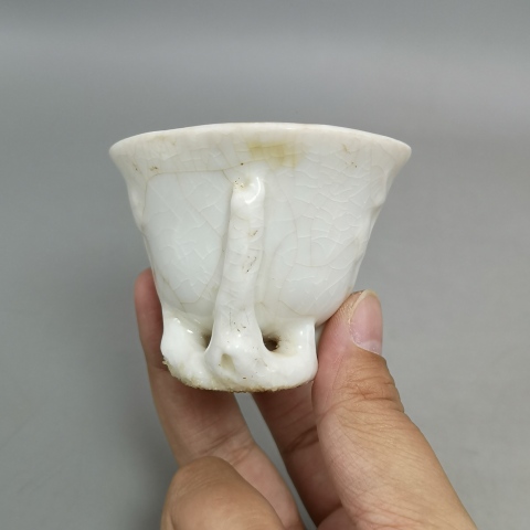 古玩陶瓷民國德化窯梅花紋爵杯拍賣，當前價格600元