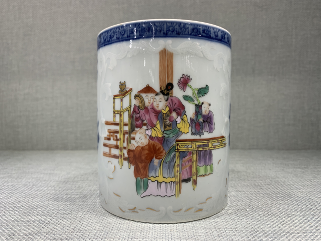 古玩陶瓷乾隆暗春宮青花大把杯拍賣,當(dāng)前價(jià)格7500元