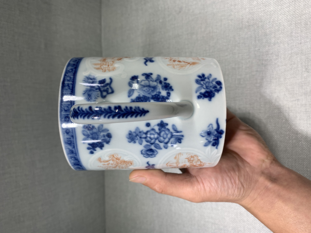 古玩陶瓷乾隆暗春宮青花大把杯拍賣,當(dāng)前價(jià)格7500元