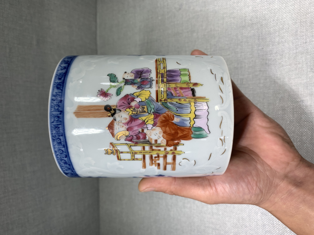 古玩陶瓷乾隆暗春宮青花大把杯拍賣,當(dāng)前價(jià)格7500元