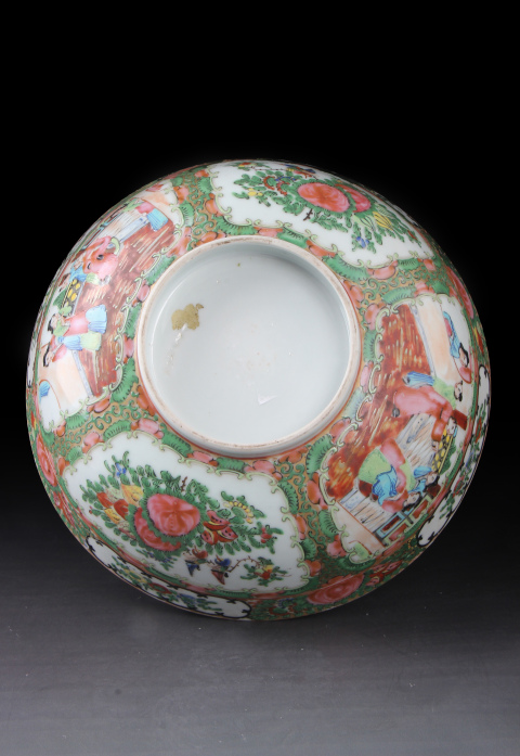古玩陶瓷【8647】清晚期  廣彩花鳥(niǎo)人物故事圖大碗拍賣(mài)，當(dāng)前價(jià)格3100元