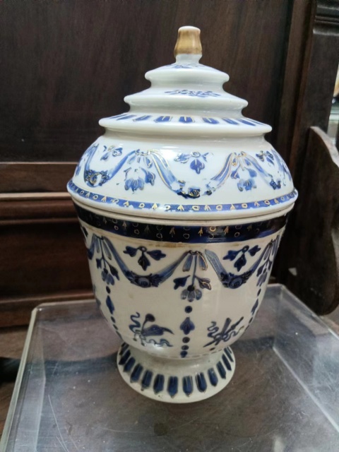 古玩陶瓷乾隆藍料彩描金八寶紋蓋杯拍賣,當前價格4000元