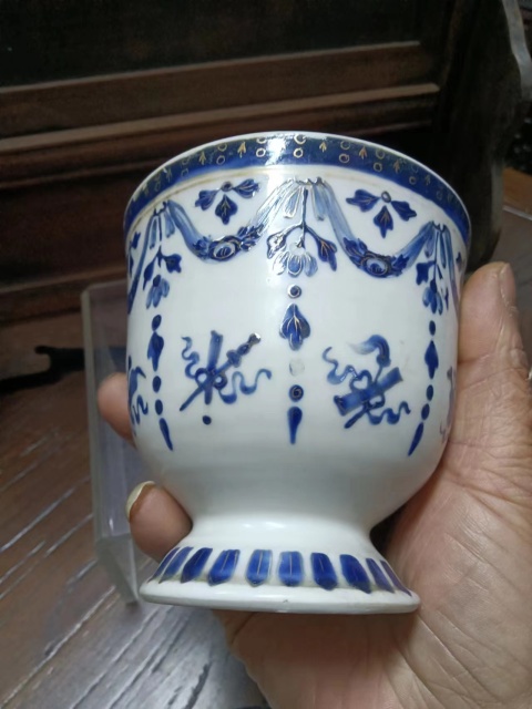 古玩陶瓷乾隆藍料彩描金八寶紋蓋杯拍賣,當前價格4000元