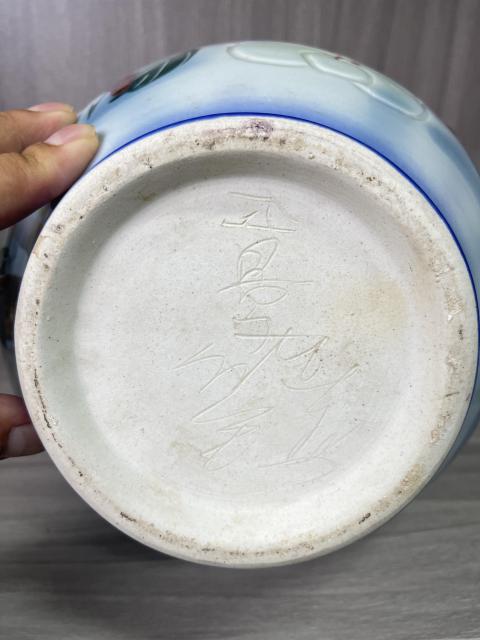 古玩陶瓷青花加彩刻繪花卉紋賞瓶拍賣,當前價格600元