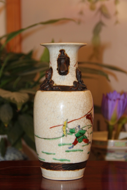 古玩陶瓷晚清民國?哥釉五彩刀馬人物紋瓶（全品）拍賣，當前價格888元