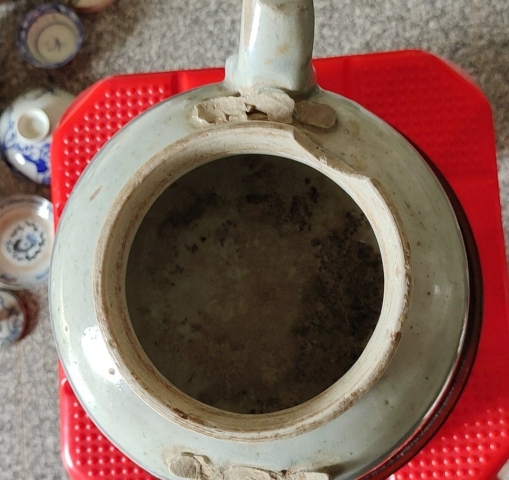 古玩陶瓷大號明代菊紋青花壺拍賣,當前價格99元