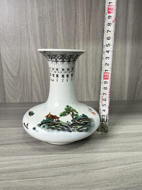 古玩陶瓷創匯官窯 粉彩山水人物荸薺瓶拍賣，當前價格390元