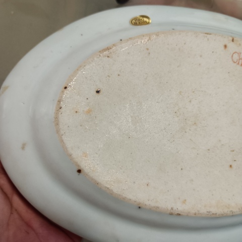 古玩陶瓷清晚期，人物花鳥蝶紋廣彩盤拍賣，當前價格999元