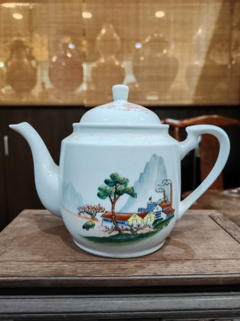 古玩陶瓷文革粉彩工廠茶壺一對拍賣,當前價格1200元