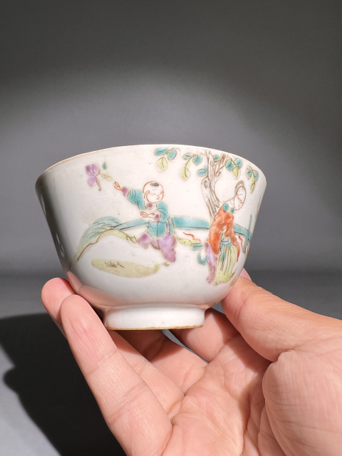 古玩陶瓷官窯內造款粉彩教子圖人物紋茶碗拍賣，當前價格0元