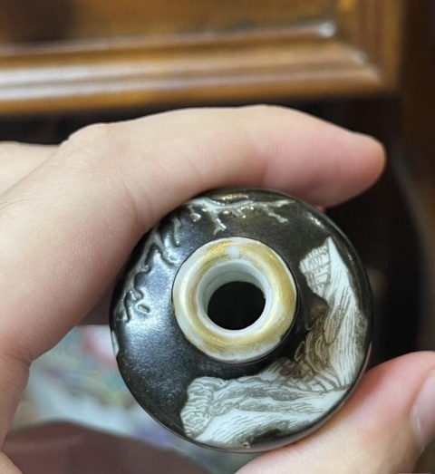 古玩陶瓷清代 墨彩踏雪尋梅鼻煙壺拍賣，當前價格18000元