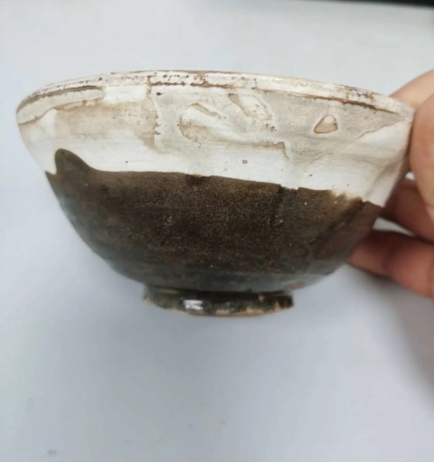 古玩陶瓷明代白覆輪碗拍賣,當前價格1980元