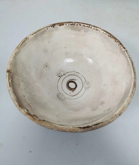 古玩陶瓷明代白覆輪碗拍賣,當前價格1980元