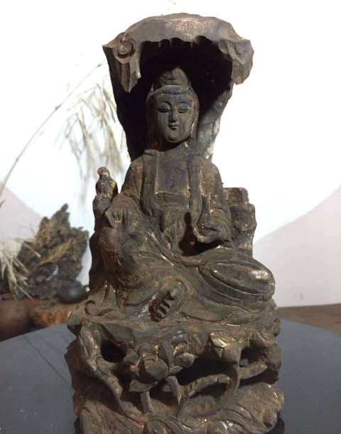 古玩雜項晚清整根楠木巧雕巖洞祥修觀音拍賣，當前價格1580元