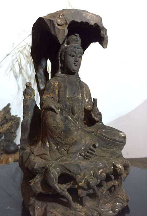 古玩雜項晚清整根楠木巧雕巖洞祥修觀音拍賣，當前價格1580元