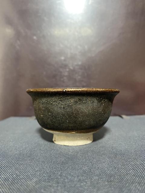 古玩陶瓷宋元吉州窯醬釉撇口杯拍賣,當前價格2200元