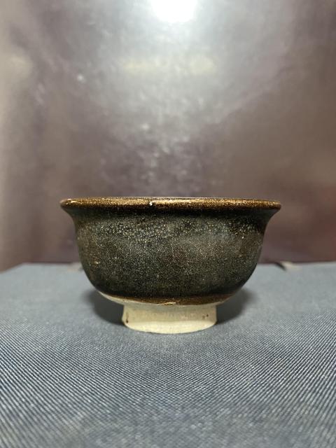 古玩陶瓷宋元吉州窯醬釉撇口杯拍賣,當前價格2200元