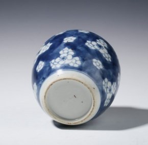 古玩陶瓷康熙·青花冰梅小罐真品鑒賞圖