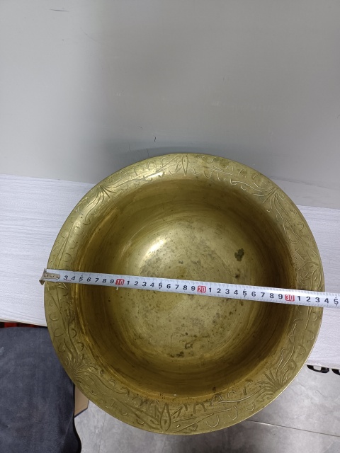 古玩陶瓷龍紋折沿銅盆拍賣,當前價格12000元