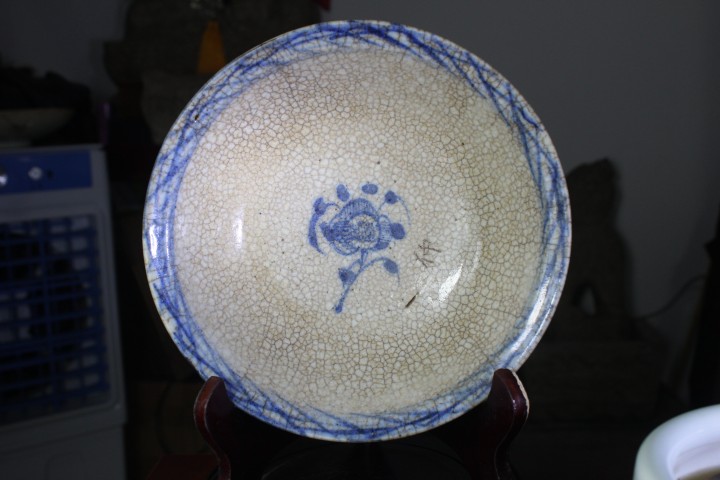 清中期·哥釉青花花卉紋碗拍賣，當前價格3680元