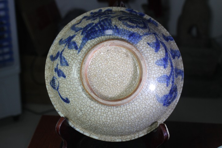 古玩陶瓷清中期·哥釉青花花卉紋碗拍賣，當前價格3680元