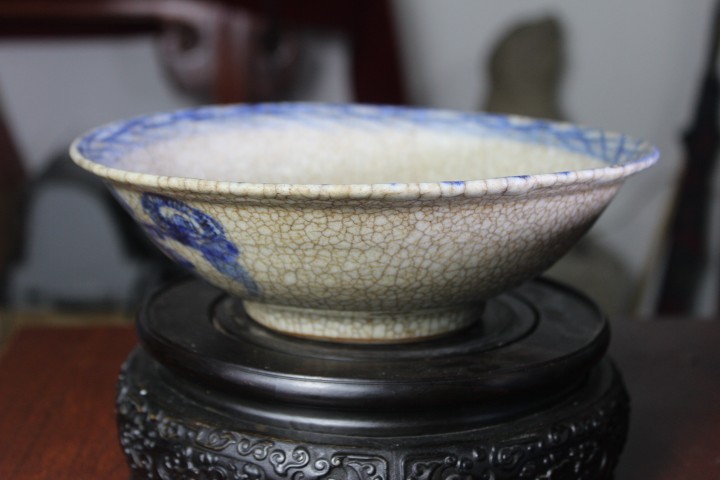 古玩陶瓷清中期·哥釉青花花卉紋碗拍賣，當前價格3680元