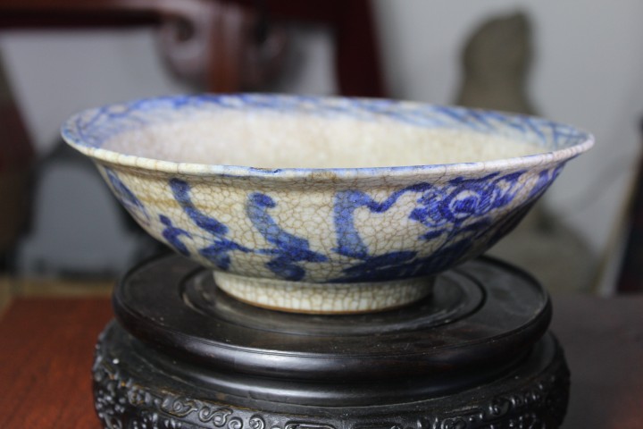 古玩陶瓷清中期·哥釉青花花卉紋碗拍賣，當前價格3680元