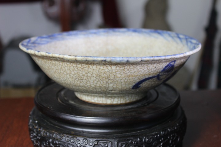 古玩陶瓷清中期·哥釉青花花卉紋碗拍賣，當前價格3680元