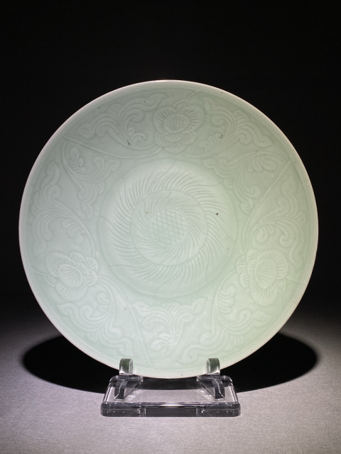 古玩陶瓷【清中期·34.5厘米放漏大件,收藏級精品(己保真)】豆青釉刻花花卉紋盤拍賣,當前價格2988元
