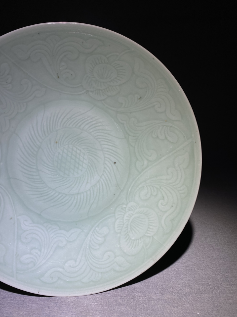 古玩陶瓷【清中期·34.5厘米放漏大件,收藏級精品(己保真)】豆青釉刻花花卉紋盤拍賣,當前價格2988元
