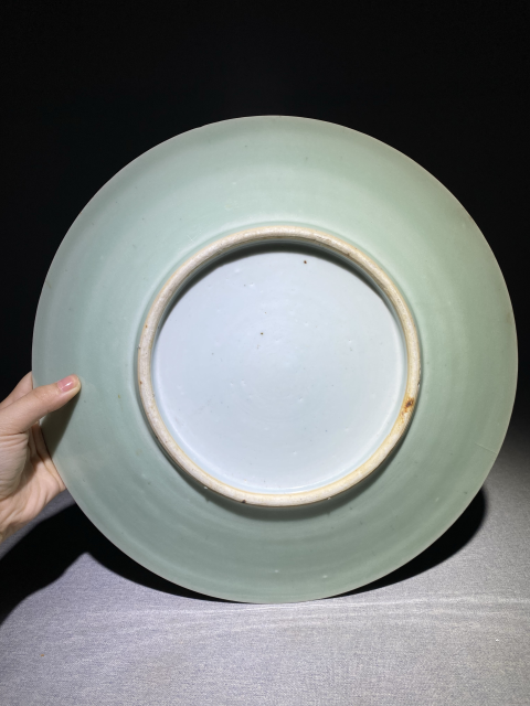古玩陶瓷【清中期·34.5厘米放漏大件,收藏級精品(己保真)】豆青釉刻花花卉紋盤拍賣,當前價格2988元