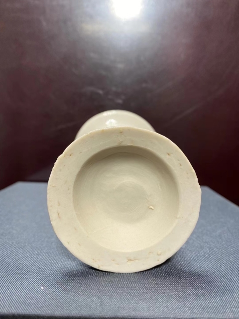 古玩陶瓷清德化窯白釉花觚拍賣，當(dāng)前價(jià)格1500元