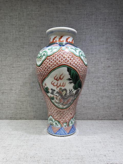 古玩陶瓷晚清青花五彩瑞獸圖梅瓶拍賣，當前價格6800元