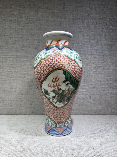 古玩陶瓷晚清青花五彩瑞獸圖梅瓶拍賣，當前價格6800元