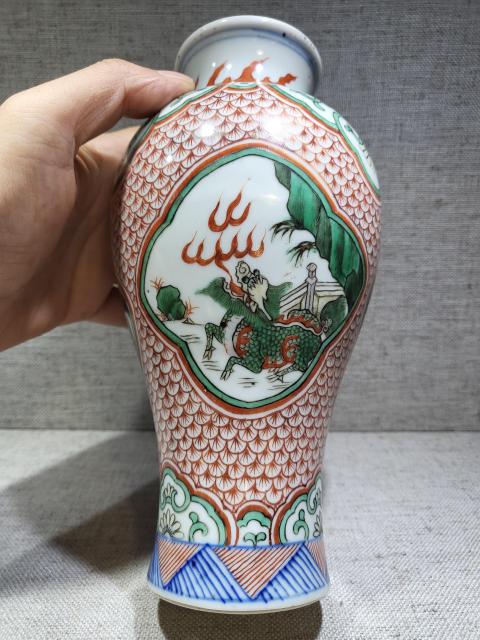 古玩陶瓷晚清青花五彩瑞獸圖梅瓶拍賣，當前價格6800元