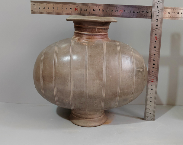 古玩陶瓷漢代?弦紋繭型壺拍賣，當前價格5000元