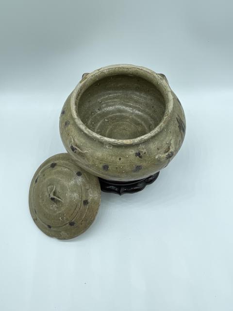 古玩陶瓷南北朝青釉點(diǎn)彩四系蓋罐拍賣,當(dāng)前價(jià)格9800元