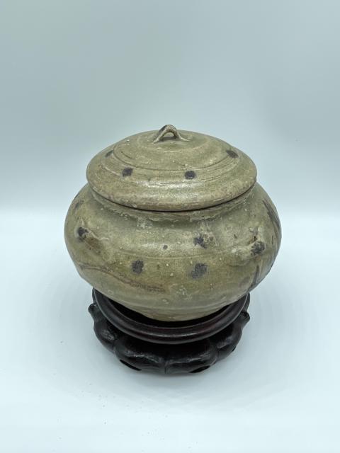 古玩陶瓷南北朝青釉點(diǎn)彩四系蓋罐拍賣,當(dāng)前價(jià)格9800元