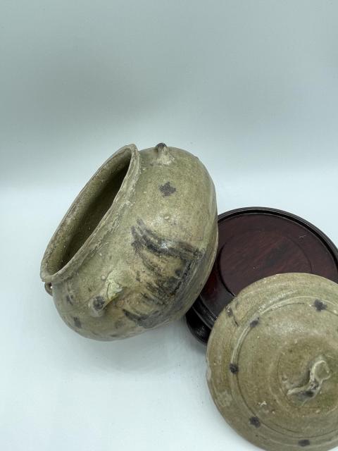 古玩陶瓷南北朝青釉點(diǎn)彩四系蓋罐拍賣,當(dāng)前價(jià)格9800元