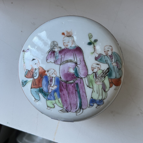 古玩陶瓷粉彩五子奪魁粉盒拍賣,當前價格2800元