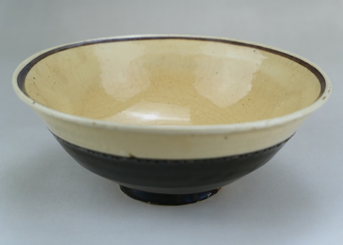 古玩陶瓷稀少.元代緇素斗笠碗（1279年-1368年）拍賣，當前價格18888元