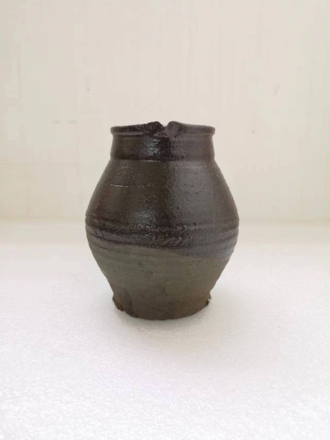 古玩陶瓷清早期流口褐釉執壺拍賣,當前價格680元