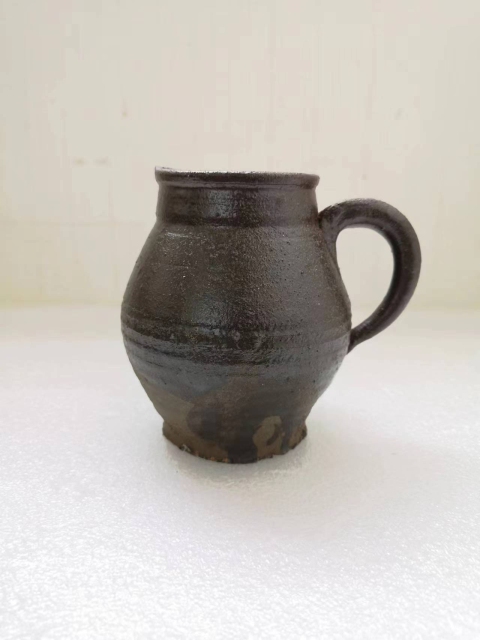 古玩陶瓷清早期流口褐釉執壺拍賣,當前價格680元