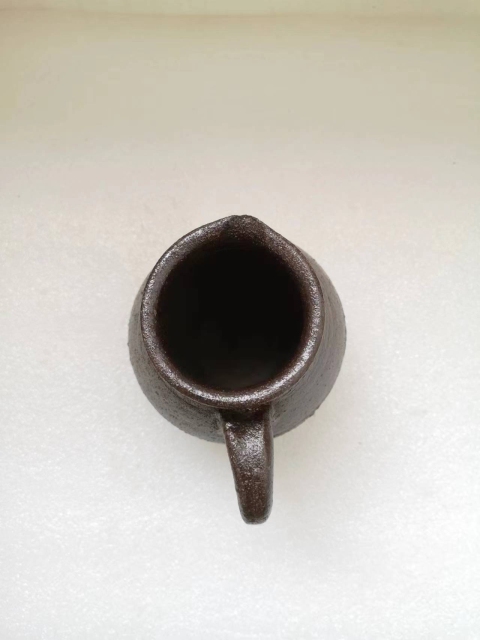 古玩陶瓷清早期流口褐釉執壺拍賣,當前價格680元