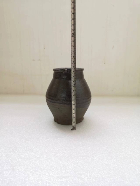 古玩陶瓷清早期流口褐釉執壺拍賣,當前價格680元