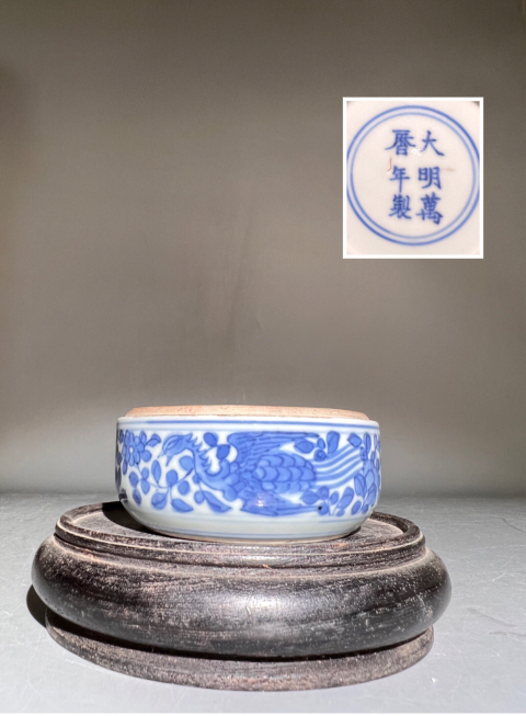 古玩陶瓷（精品官窯制式）青花鳳穿花紋粉盒底拍賣，當前價格6888元
